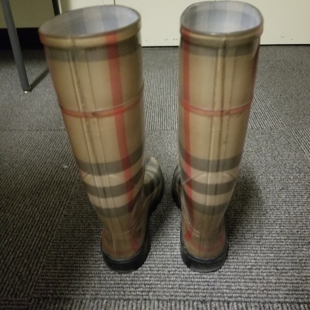 COPY - BURBERRY - Picture 2 of 3